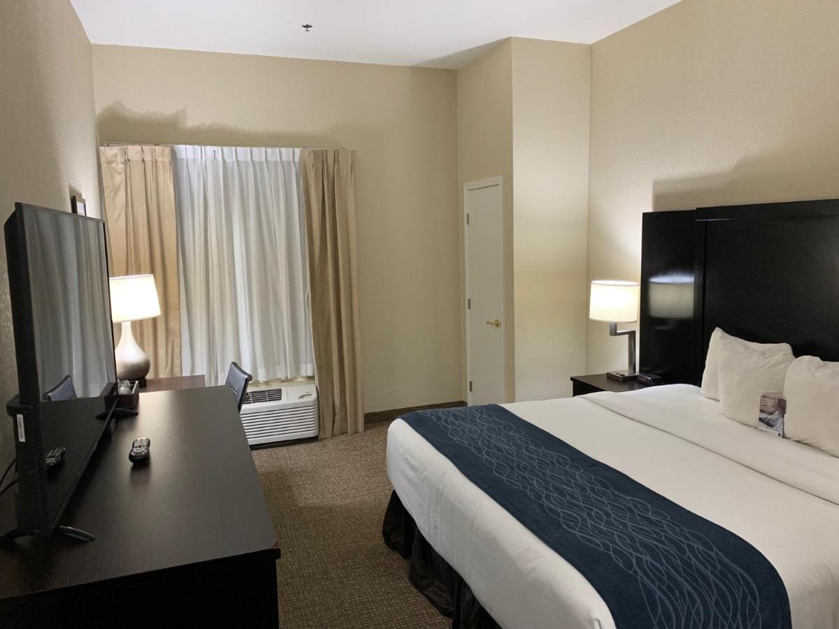 Comfort Inn & Suites Atlanta-Smyrna Bagian luar foto