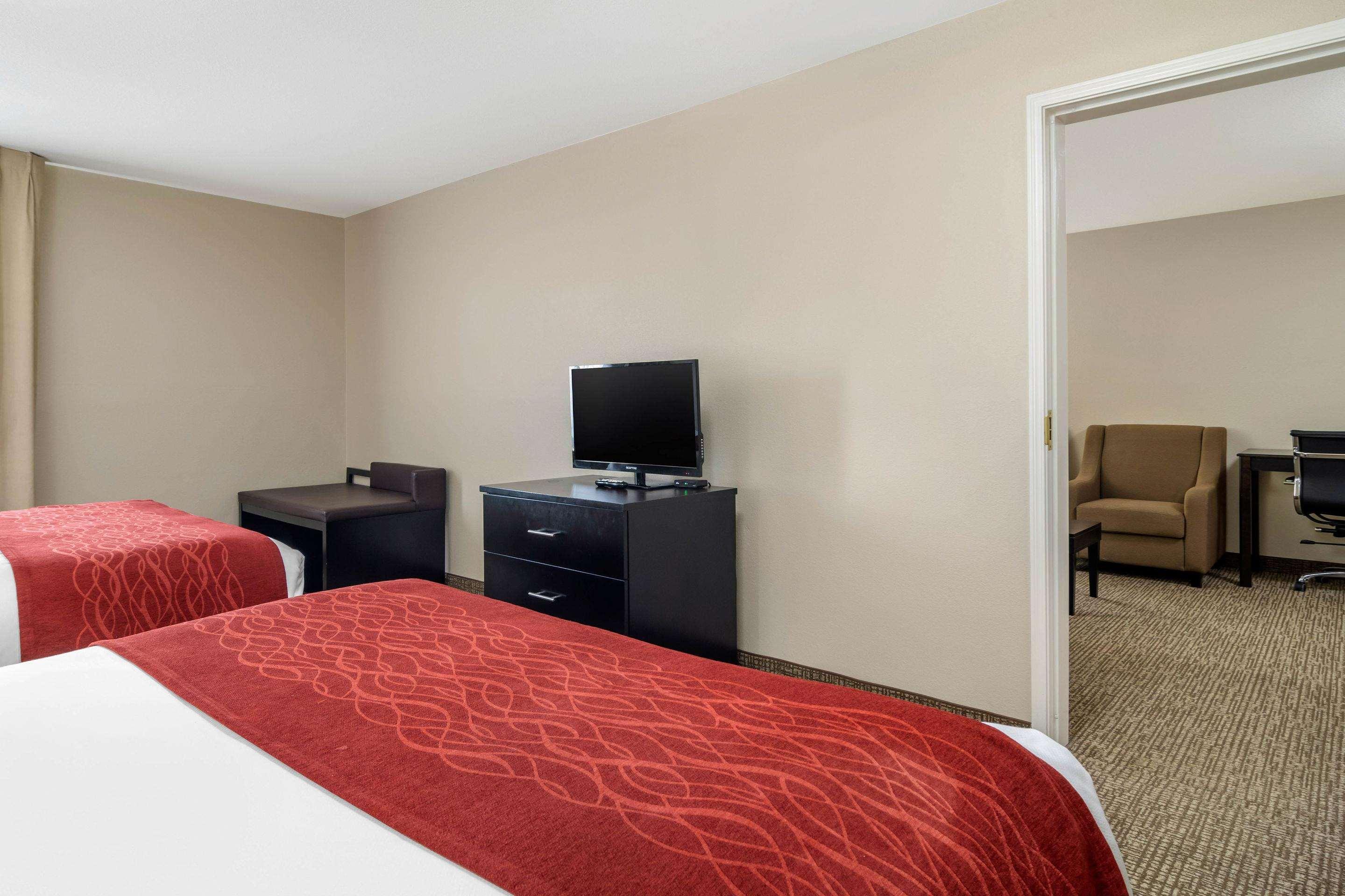 Comfort Inn & Suites Atlanta-Smyrna Bagian luar foto