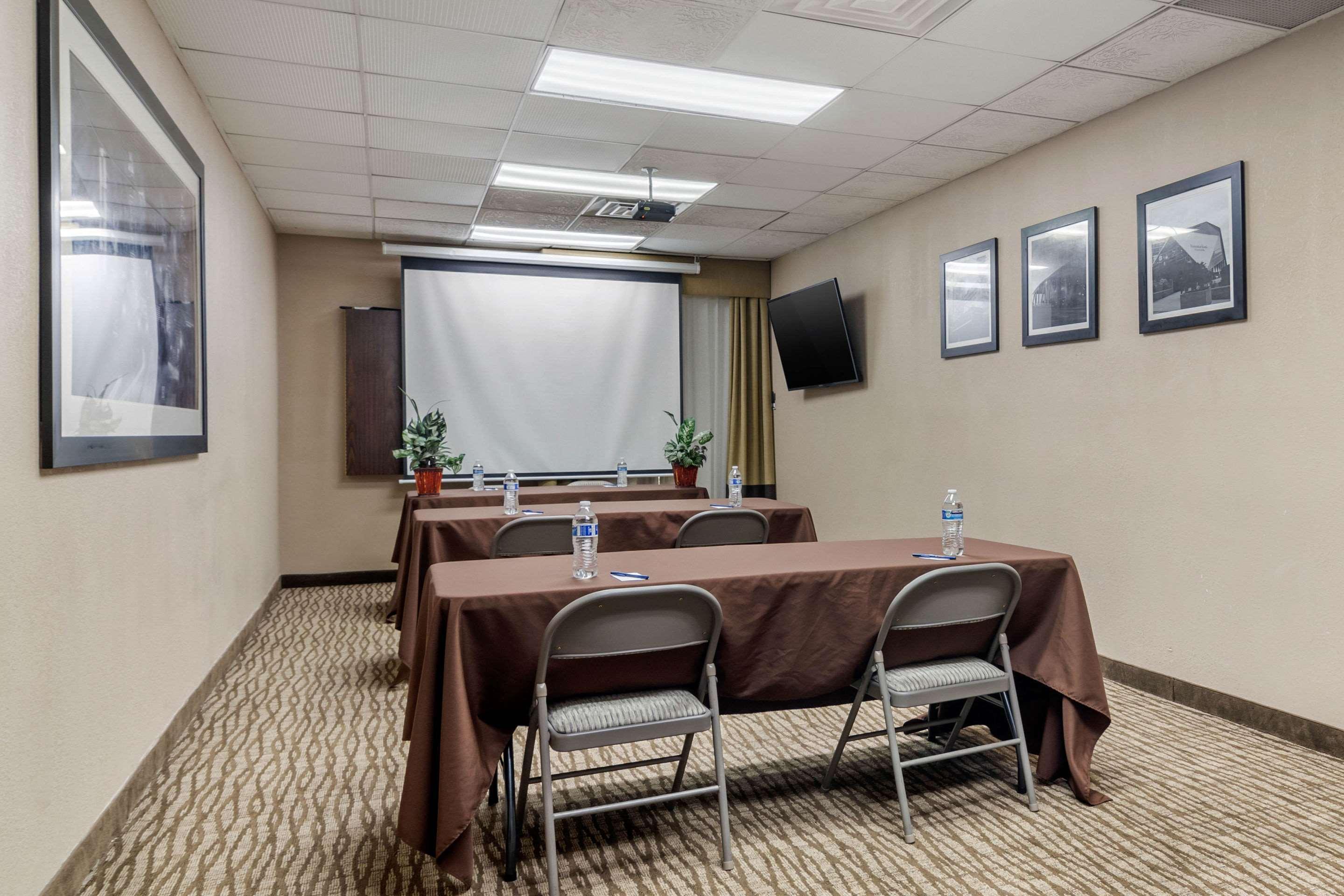 Comfort Inn & Suites Atlanta-Smyrna Bagian luar foto