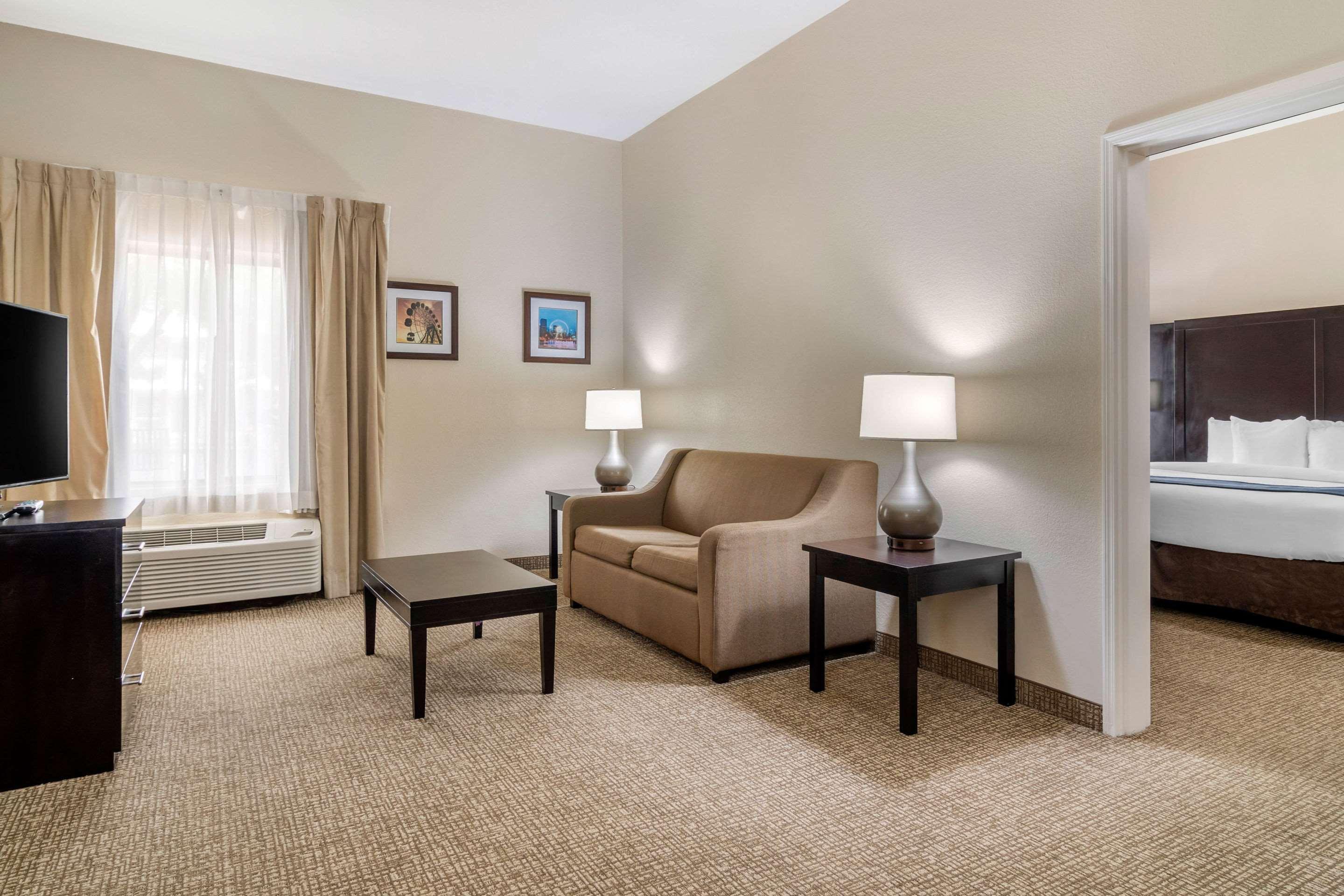 Comfort Inn & Suites Atlanta-Smyrna Bagian luar foto
