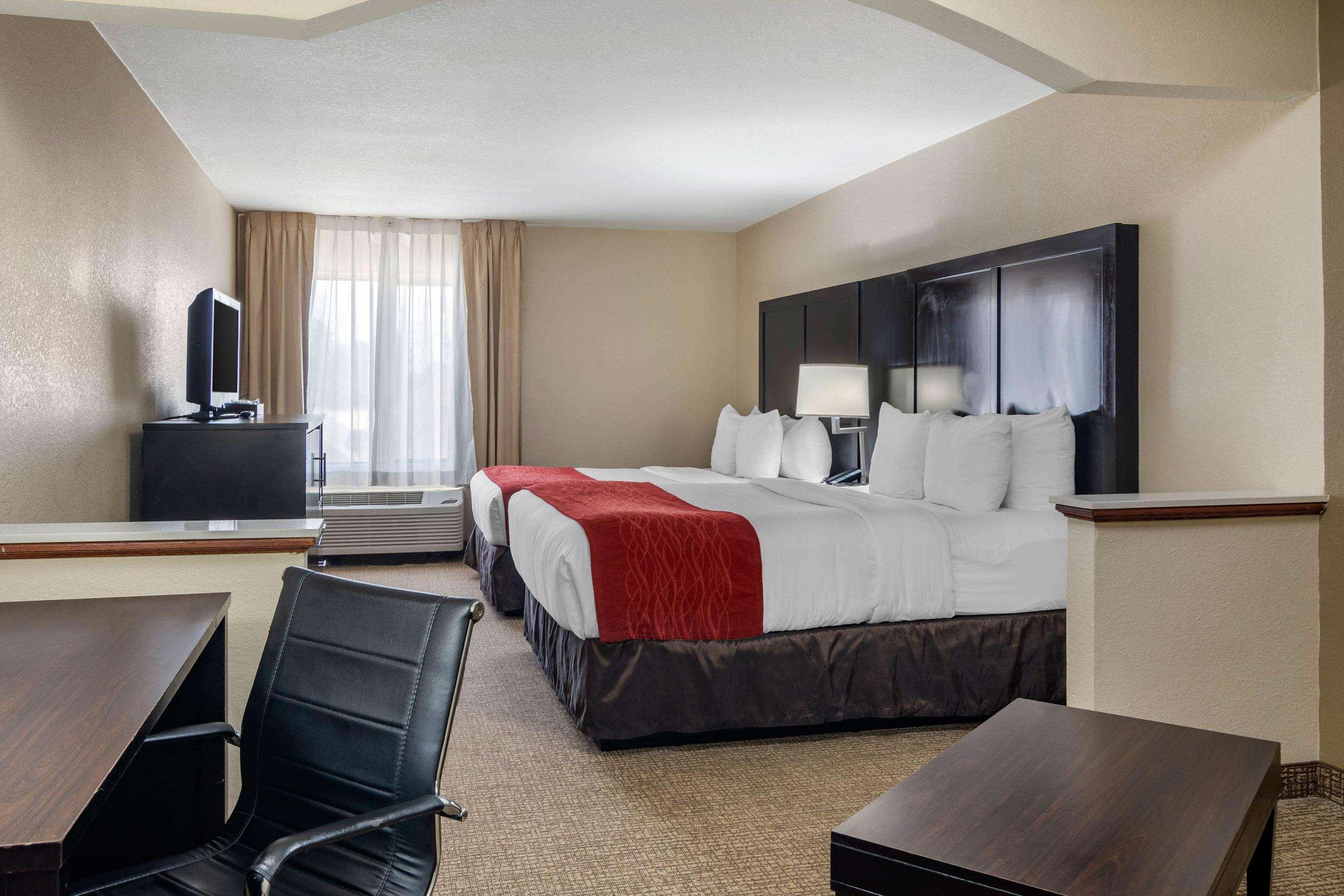 Comfort Inn & Suites Atlanta-Smyrna Bagian luar foto