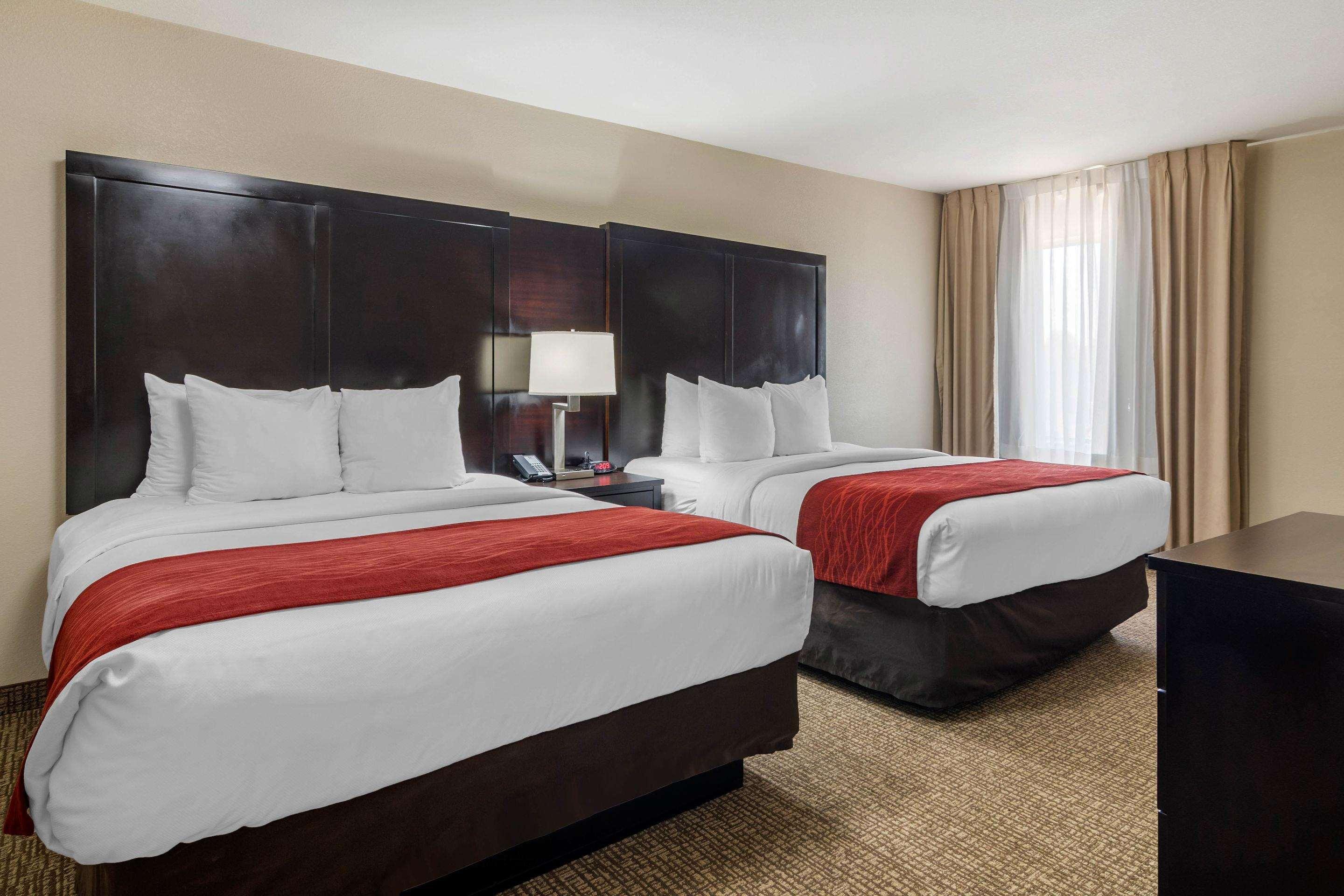 Comfort Inn & Suites Atlanta-Smyrna Bagian luar foto