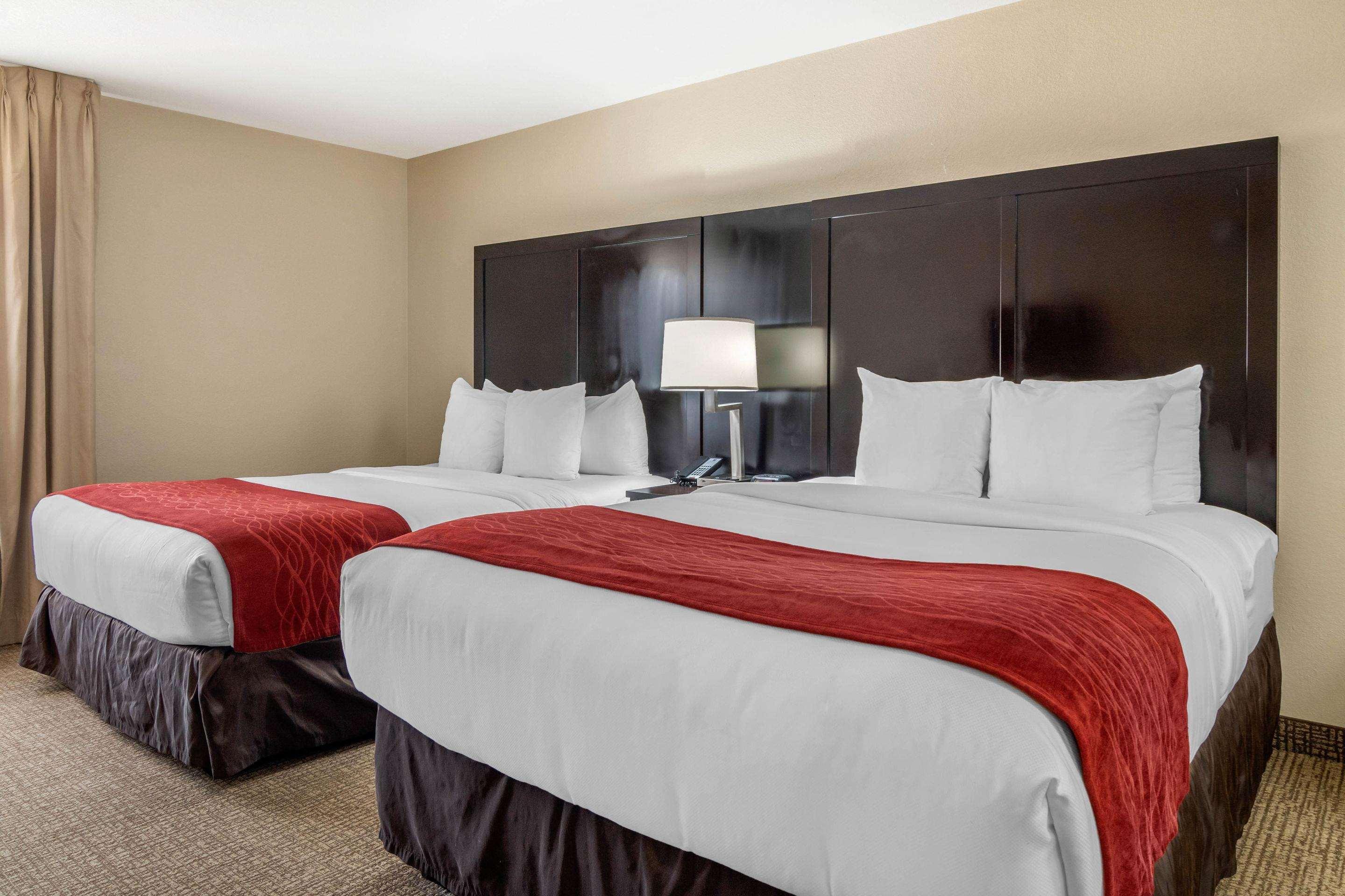 Comfort Inn & Suites Atlanta-Smyrna Bagian luar foto