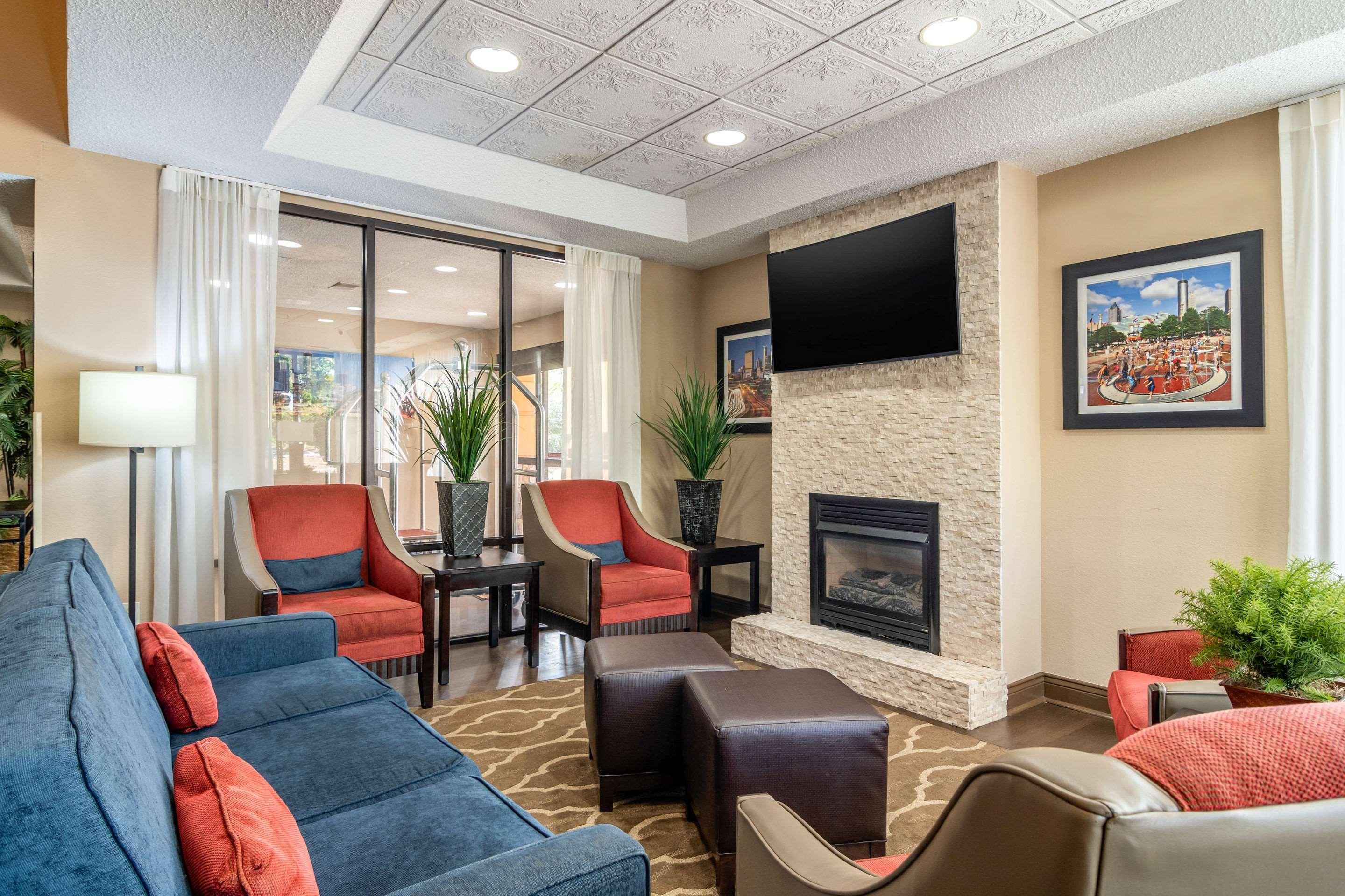 Comfort Inn & Suites Atlanta-Smyrna Bagian luar foto